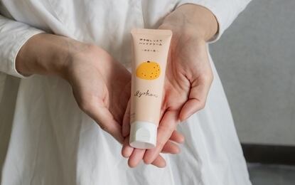 【在庫限り】ヤエトコyaetoco 伊予柑しっとりハンドクリーム60g