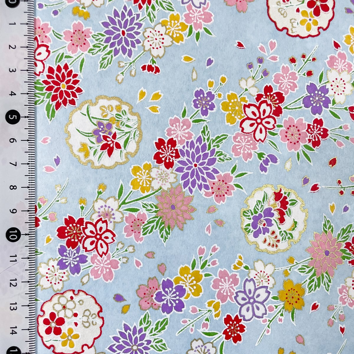 友禅和紙 華やか桜と菊 花模様の雪輪 水色地 大判 約63x93cm 千代紙