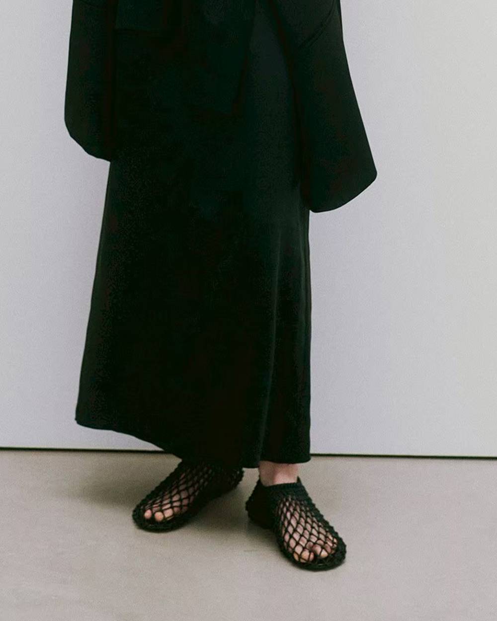 TODAYFUL Hand Blade Slip-on -BLACK- | Chapel