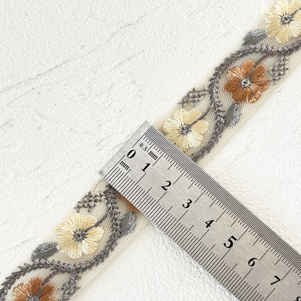 1ロール キャンディフィズ [イエロー] インド刺繍リボン 3261-1R