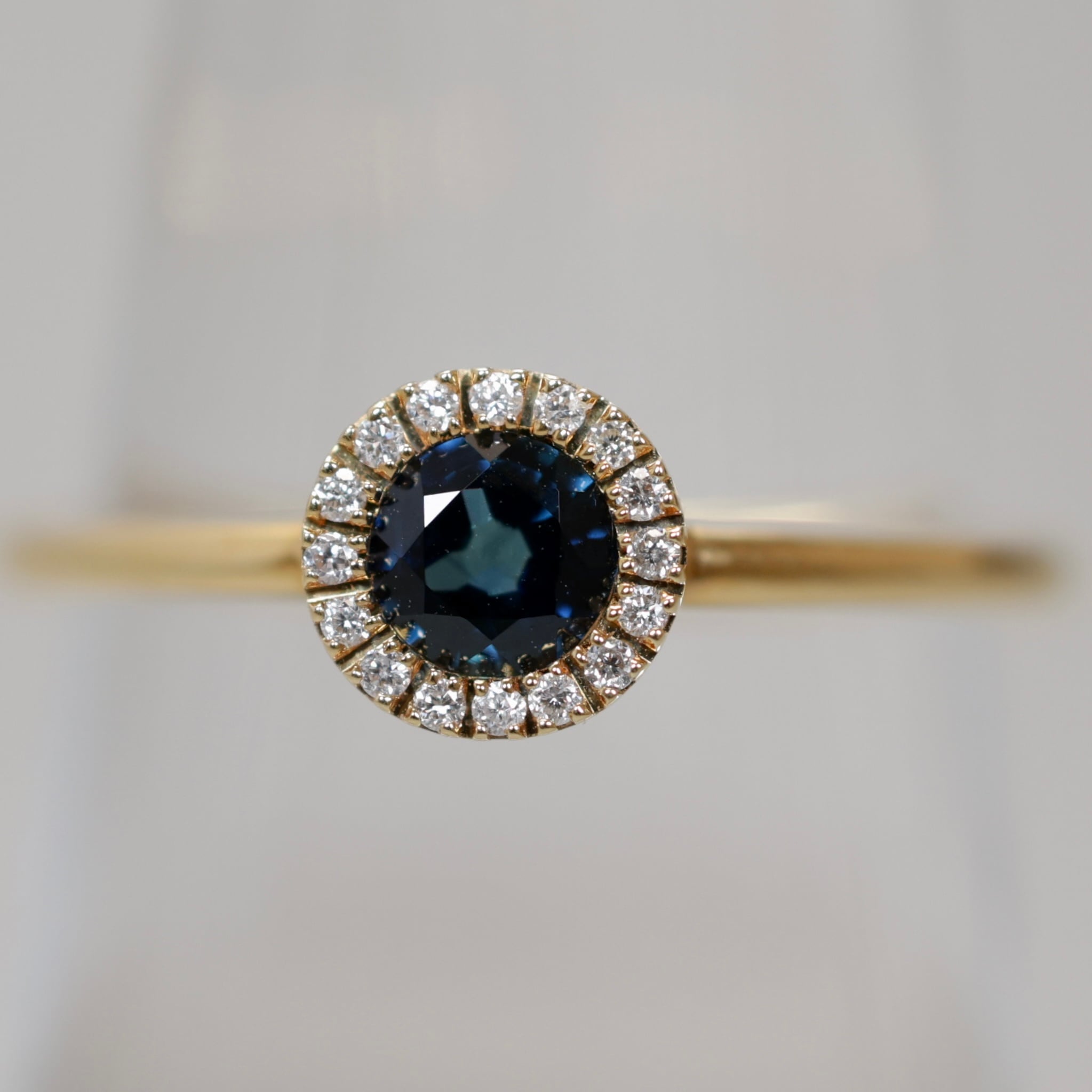 付属品ダイアモンド 指輪 ブルーサファイヤ リング 750 12号 K18 E0285
