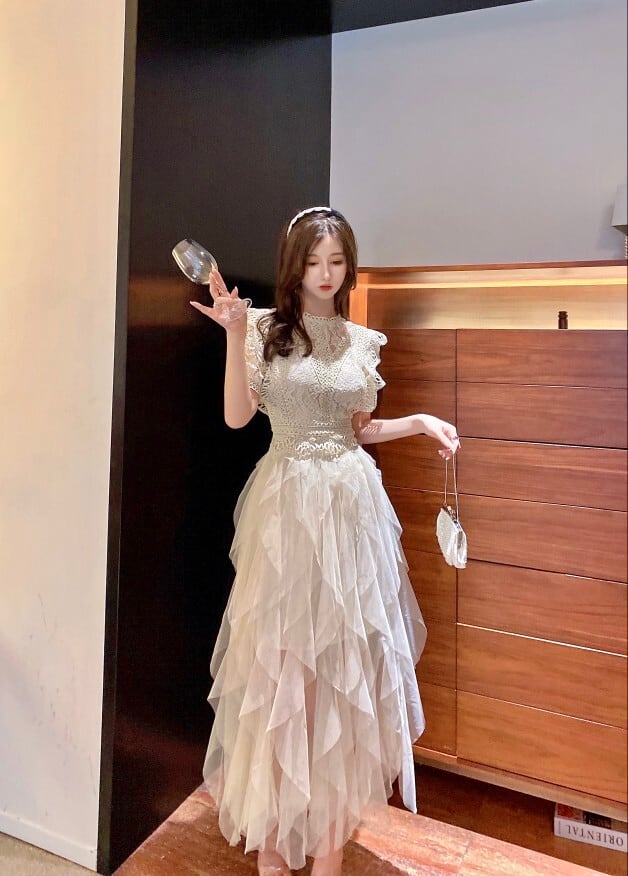 ドレス パーティードレス パーティドレス カラードレス ミモレ丈ドレス ミモレ ミモレ丈 袖あり 半袖 ラウンドネック Aライン レース ハイウエスト エレガント かわいい 華やか おしゃれ お洒落 主役級 存在感 無地 20代 レディース 女性用 パーティー イベント ファッション コーデ スタイル 夏 二次会 2次会 お呼ばれ パーティー パーティ 謝恩会 サイズ S M L 白 ホワイト 青 ブルー