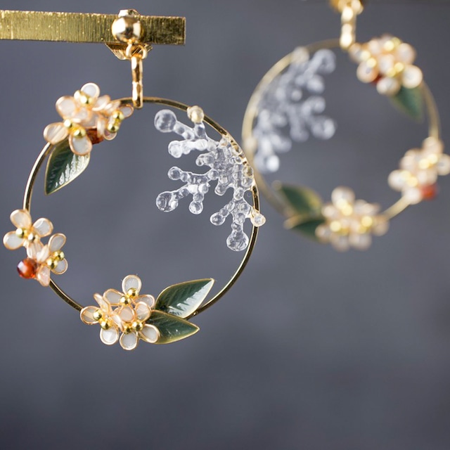 【冬限定】柊の雪化粧 -Gold & Christama- | ピアス / イヤリング