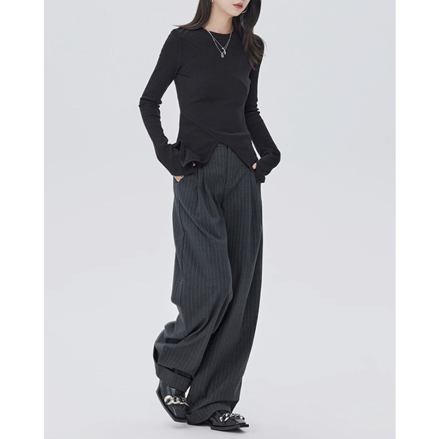 Pinstripe tuck wide pants C1420