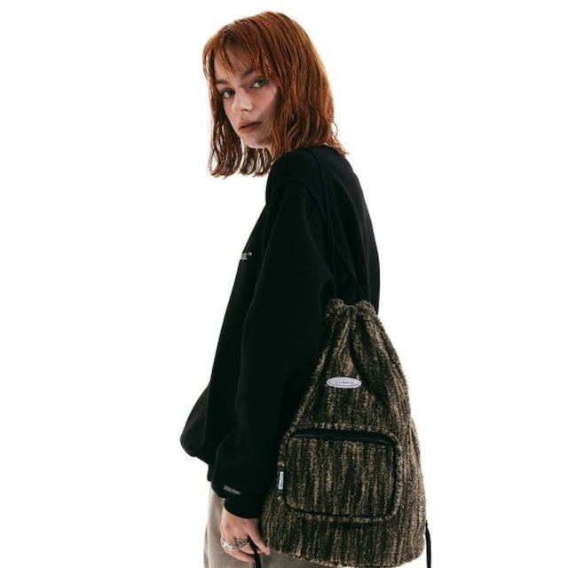 [SCULPTOR] Fuzzy Drawstring Bag Khaki 正規品 韓国ブランド 韓国ファッション 韓国代行 バッグ