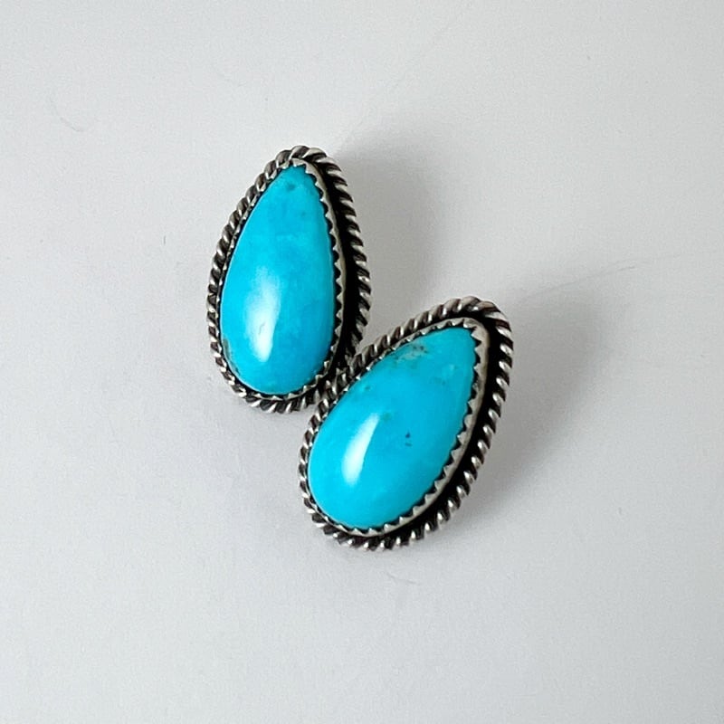 Indian Jewelry 》キングマン ターコイズ ドロップ型 スタッドピアス