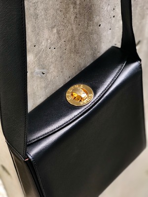 CELINE　セリーヌ　ロゴ　ターンロック　エンボスレザー　クロスボディ　ボックス　ショルダーバッグ　ブラック　vintage　ヴィンテージ　オールドセリーヌ　ge27h6