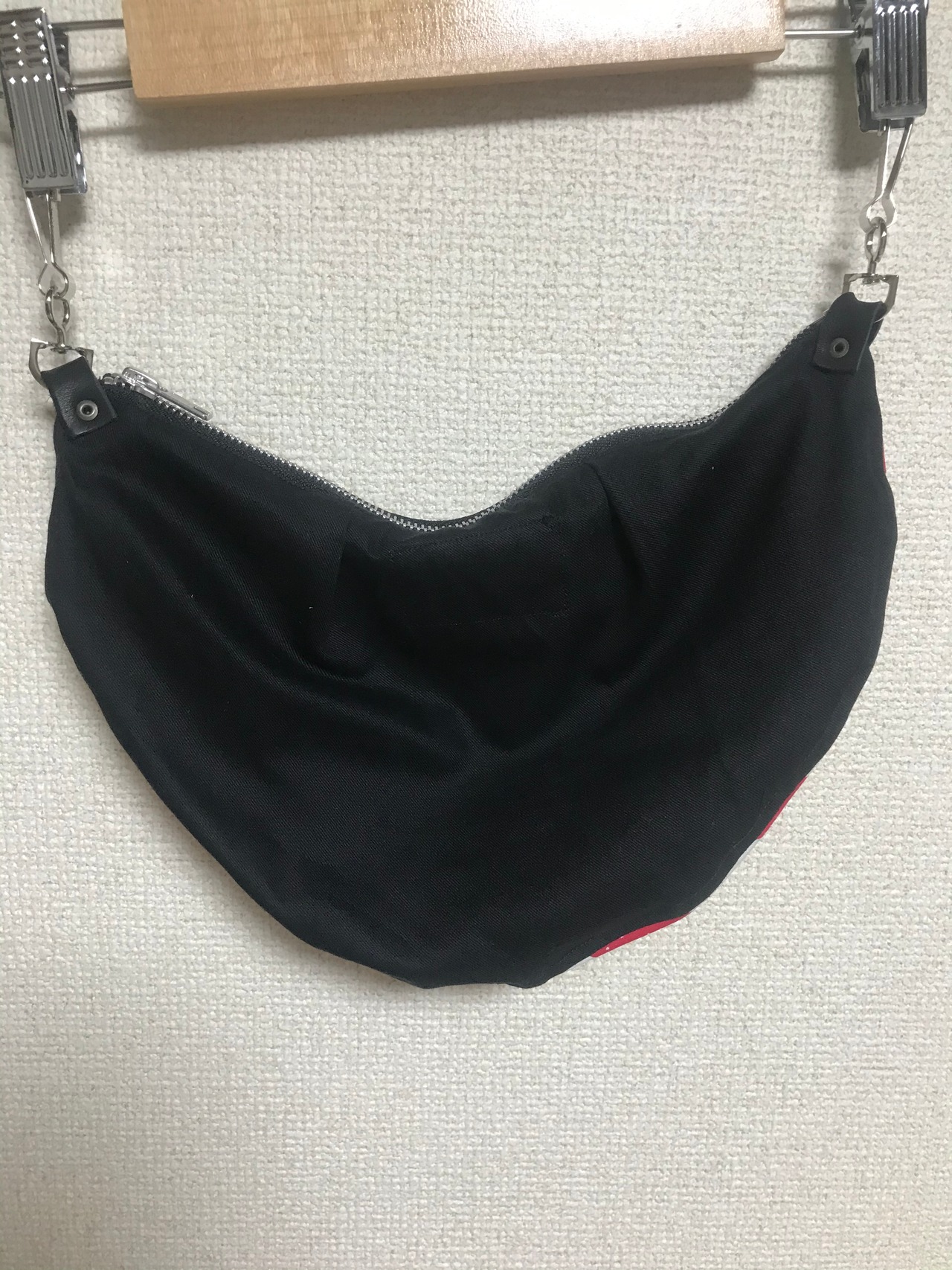 UNFINISHEDバムフラップ国旗穴当て