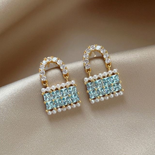 Bag design pierce　B627