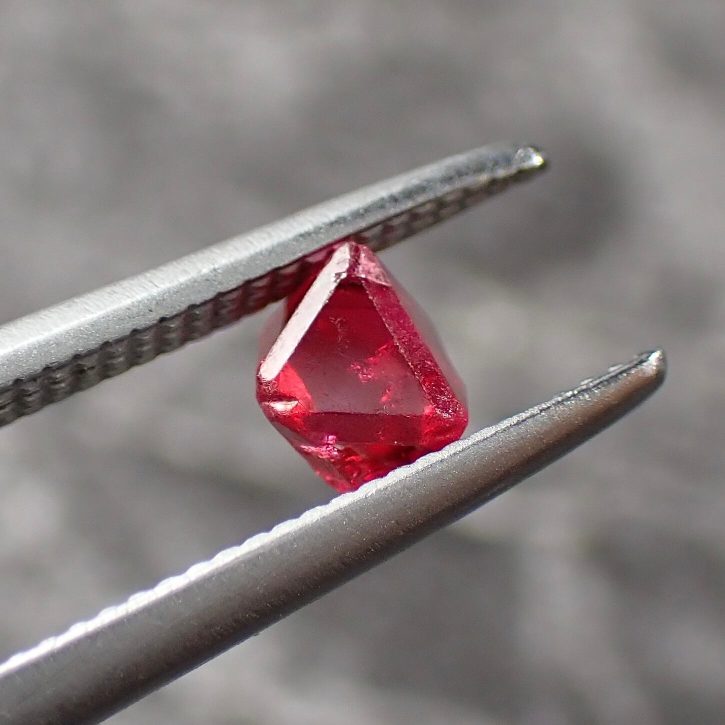 スピネル Spinel ★ ミャンマー・モゴック産 鉱物 原石 宝石 ルース 3 原石 Red Spinel 3.6×3.5mm Mogok,Myanmar | One Loose