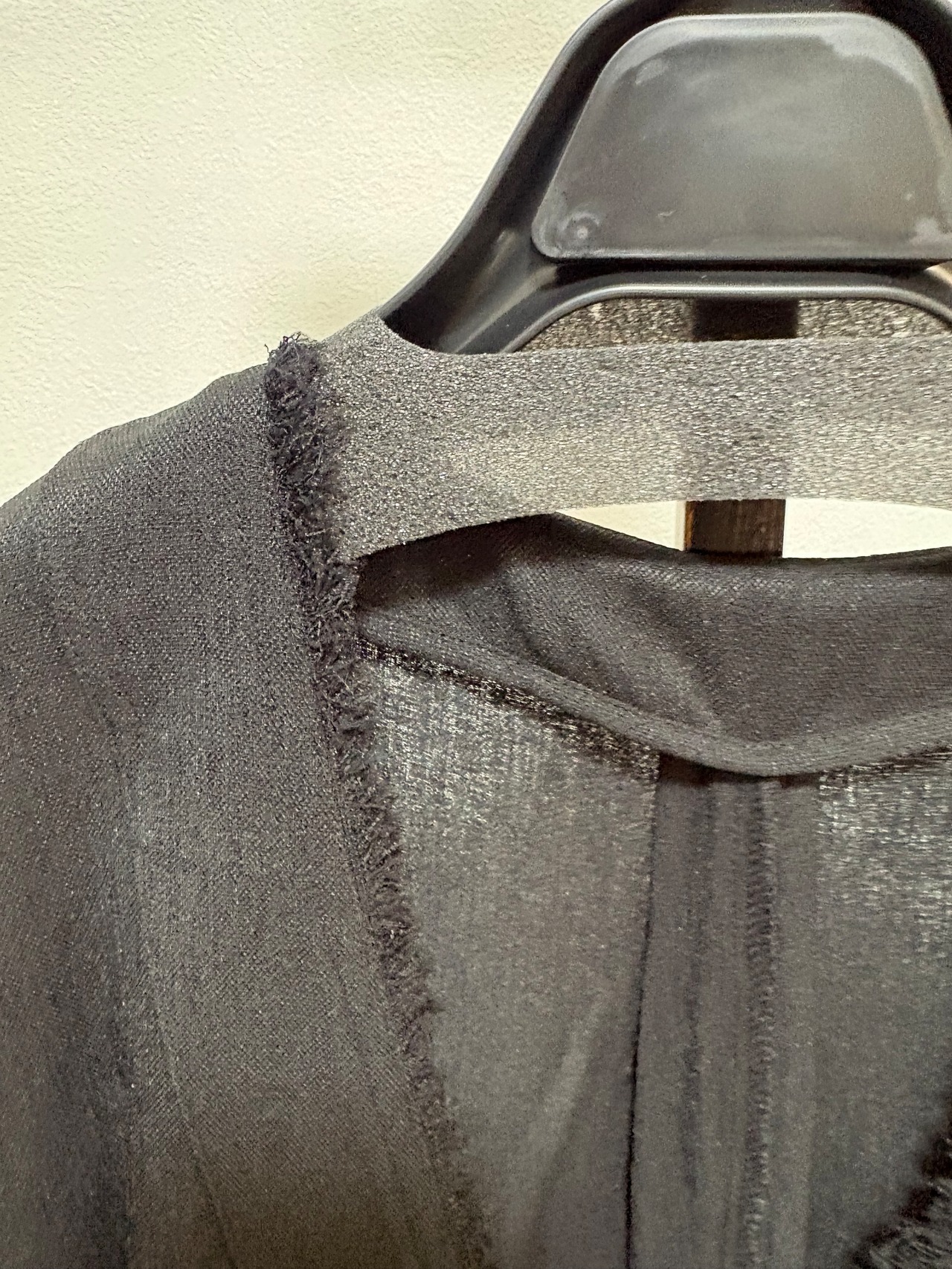 【LUGIVA】 リネンライク　バルーンVネックフリンジトップス　102606