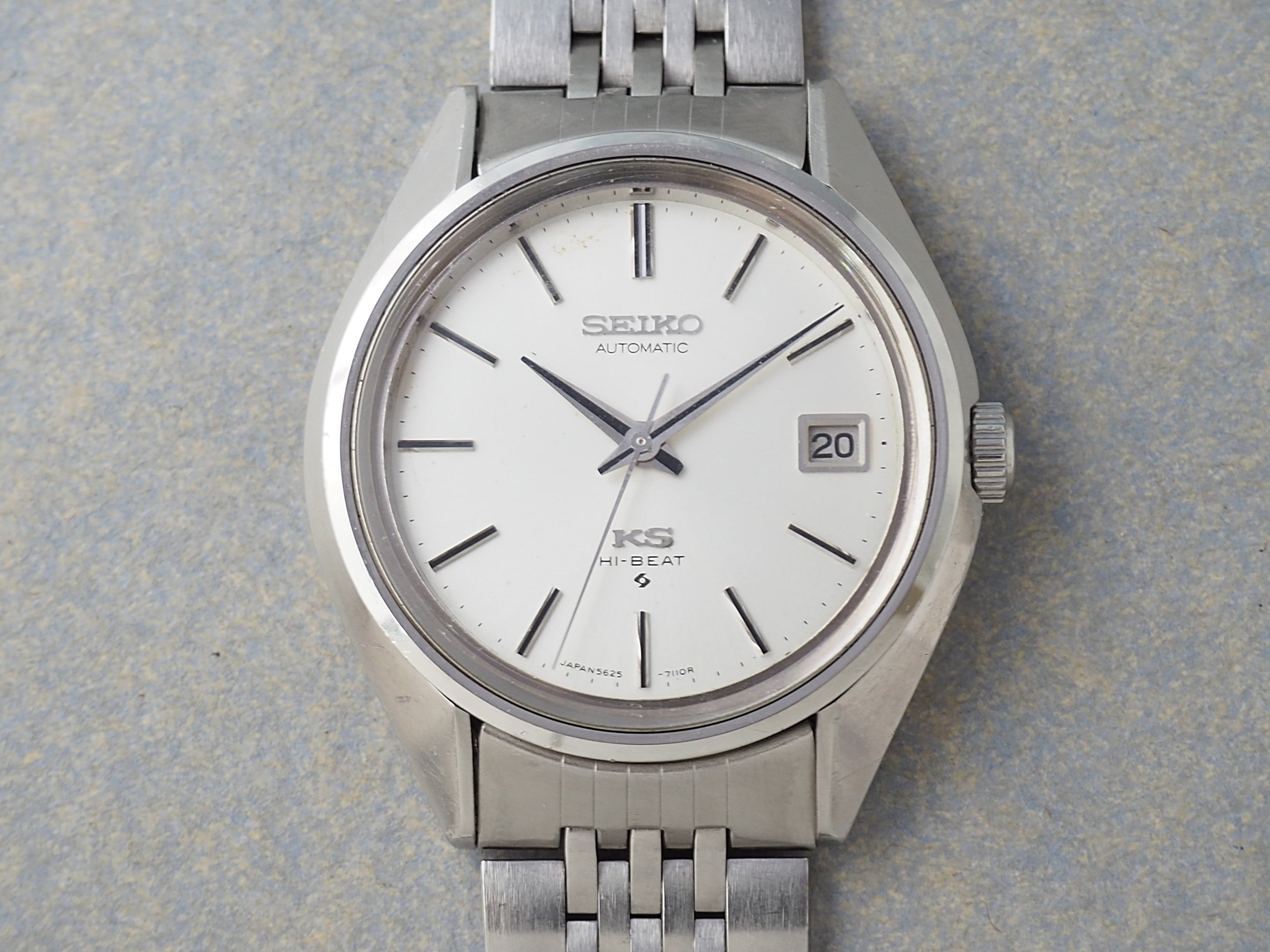L o'clock