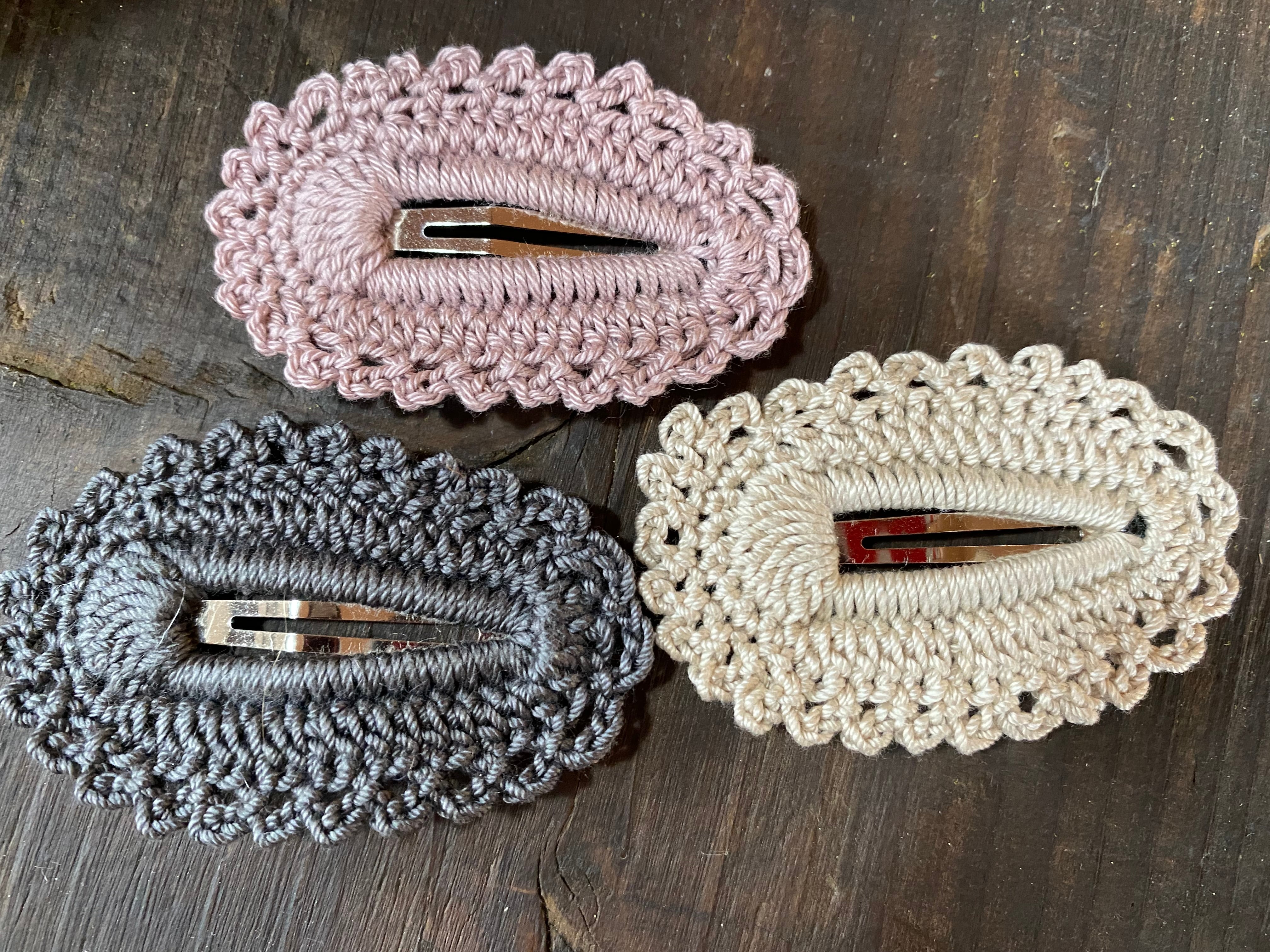 ＊レース編みパッチンピン＊　ハンドメイド レース編みのパッチン髪留め レース 編み物 髪留め
