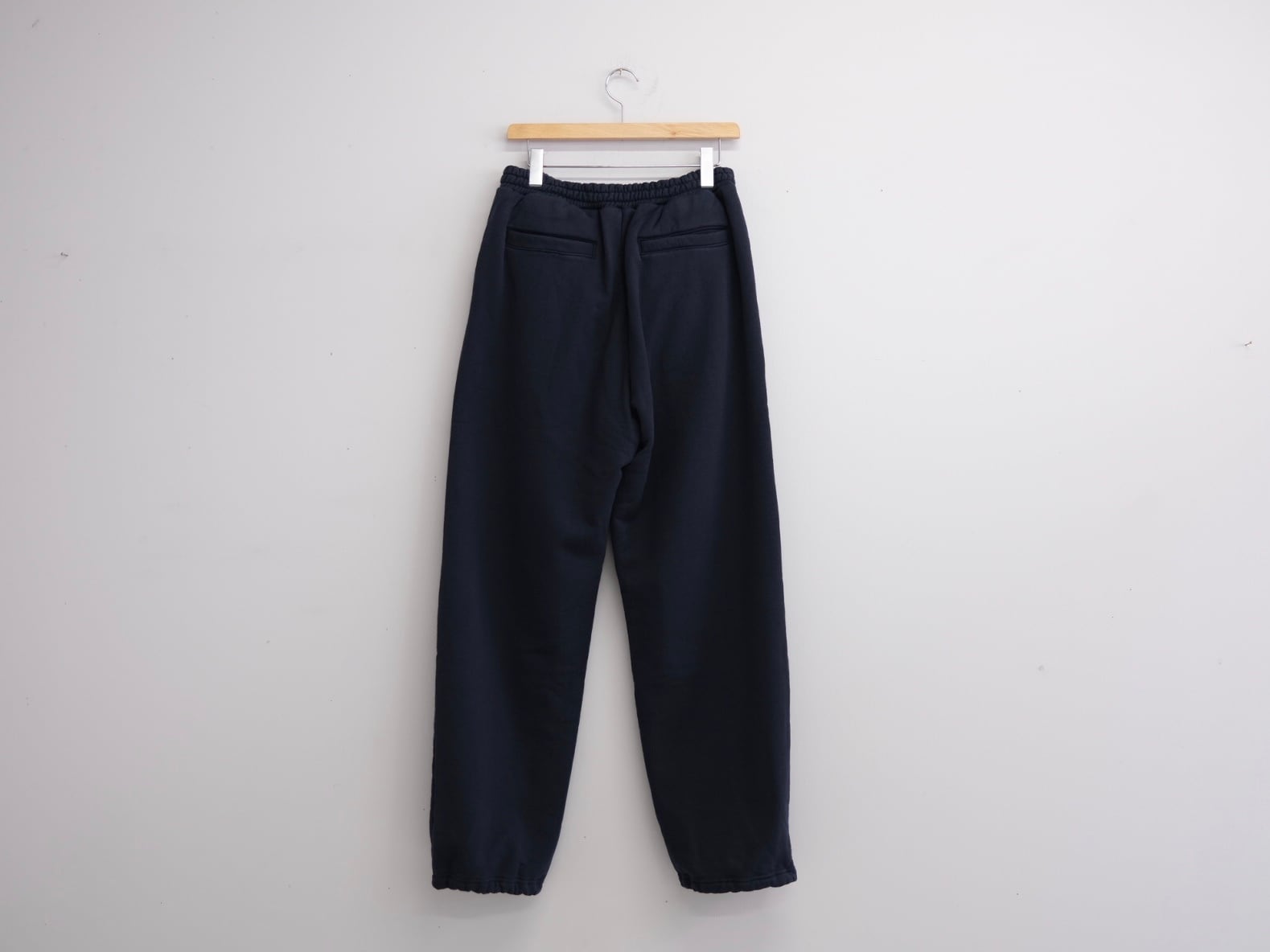UNIVERSAL PRODUCTS.” JUMBERCA SWEAT PANTS” | Lapel online store