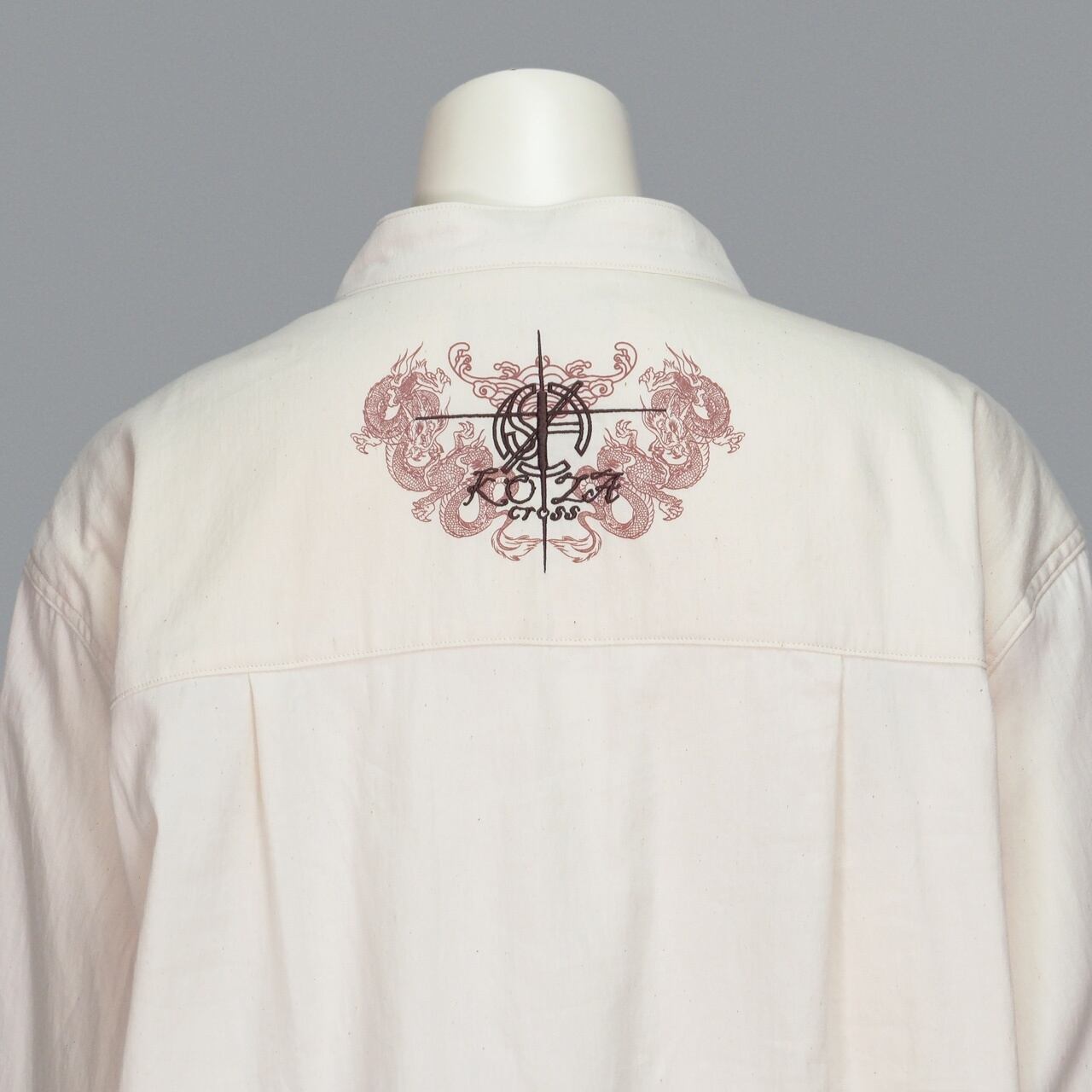 龍刺繍入りヘンリーネックシャツ | Desoro Works
