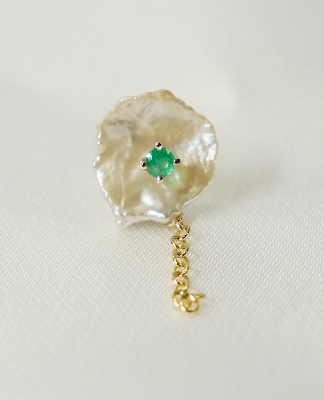 Birthstone pierced 5月Emerald