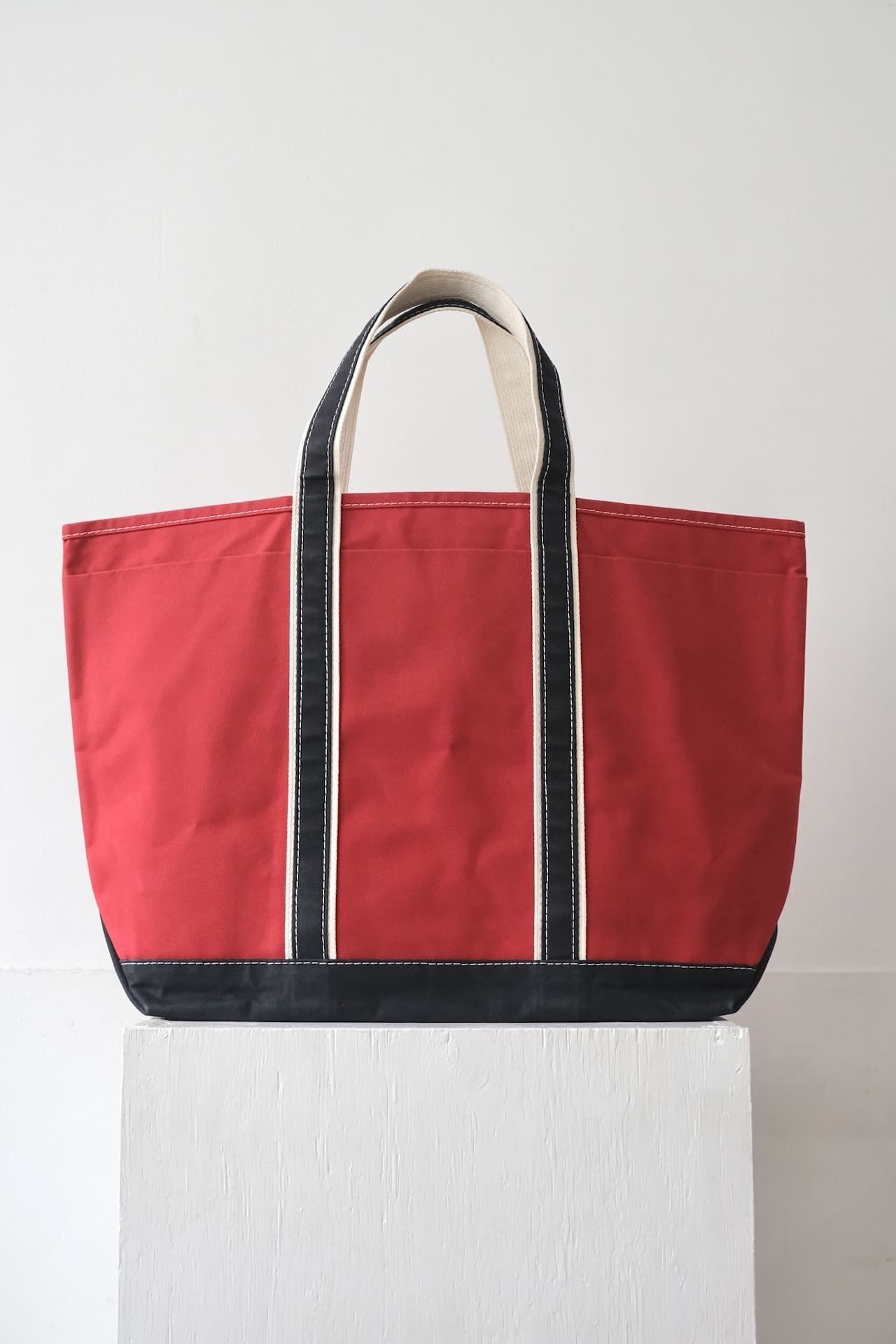 "Order Event" This is a(n) Base Field Tote XL Red/Navy,Navy/Red,Navy/Forest Green