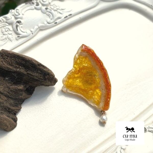 cu-mu クム 本物のオレンジ 時を閉じ込めたブローチ ♯02 OR-022