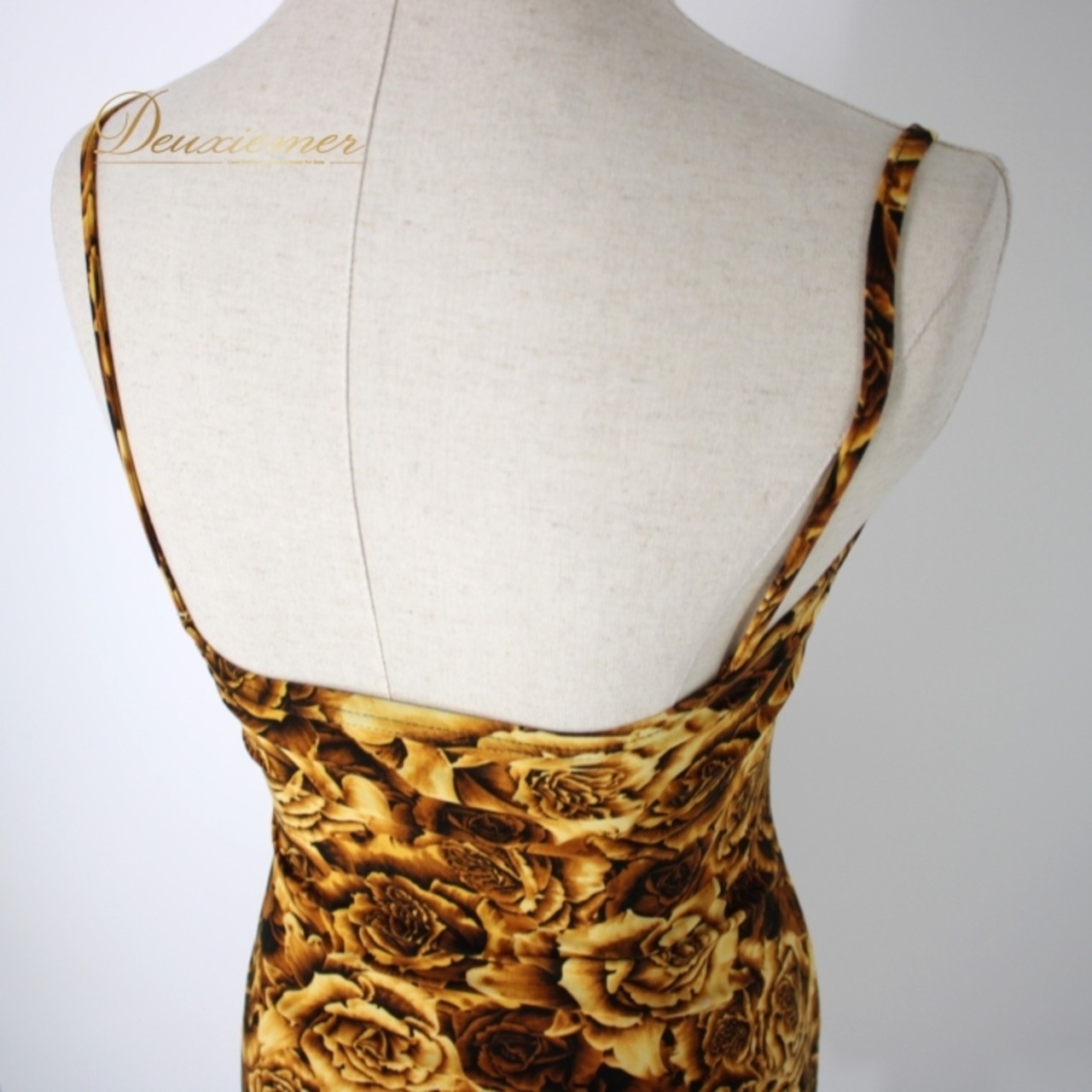 社交ダンス 衣装 ラテン ドレス ワンピース レッスンウェア パーティドレス レディース オールシーズン 花柄 ブラック系 イエロー系 薔薇 バラ シックデザイン カジュアルパーティー フェミニン ながさ84cm サイズ30cm 伸縮性あり 胸パッド付き おしゃれ ワンピース風 セクシー 薔薇柄 舞台衣装 ダンス衣装 レディースドレス ストレッチ くびれ効果 上品 派手すぎない プレゼント 人気