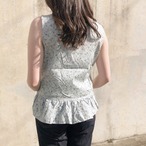 【綿100%】大人可愛いペプラム 花柄ギャザーノースリーブ｜ライトブルー｜サムネイル2