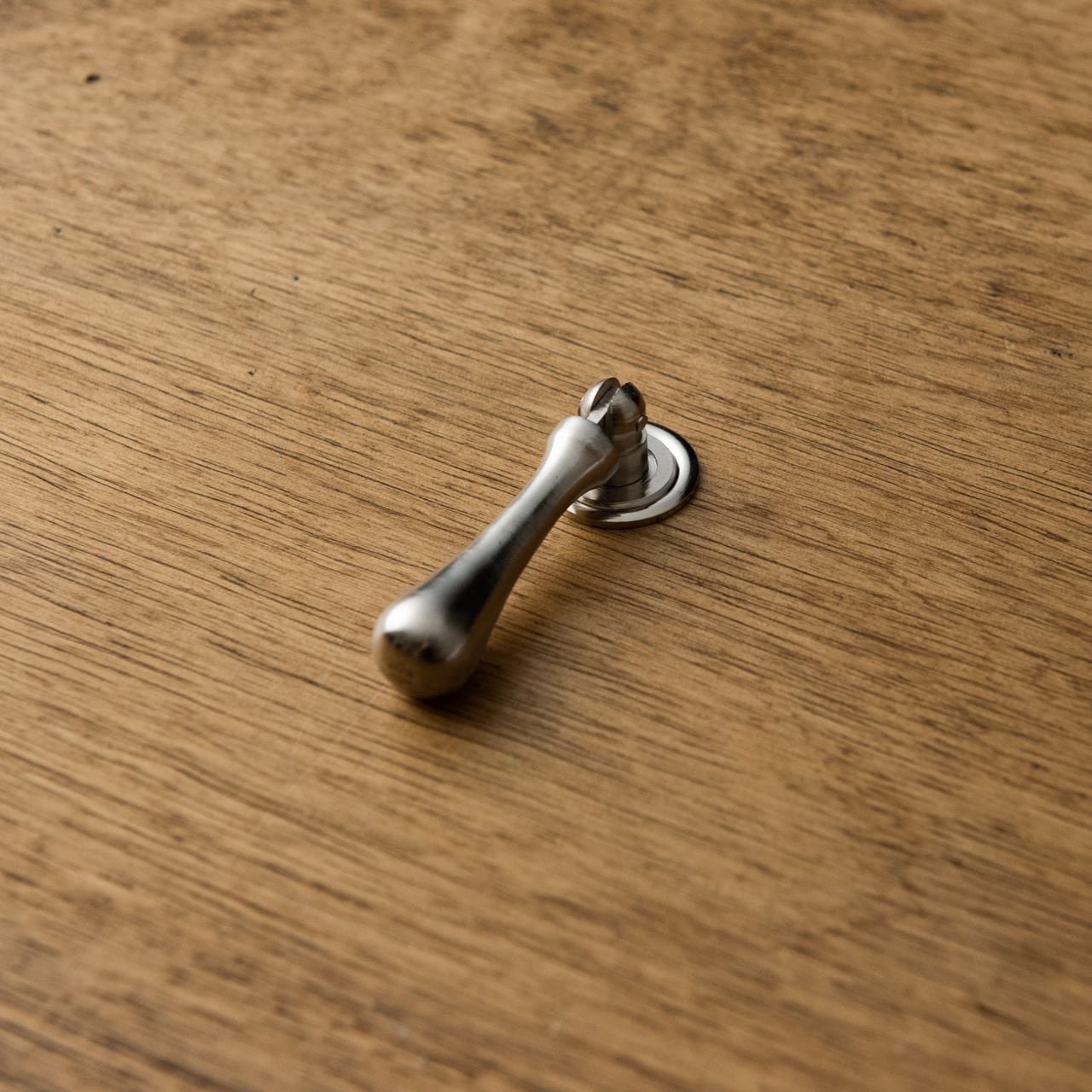 引き出し用下げつまみ 銀