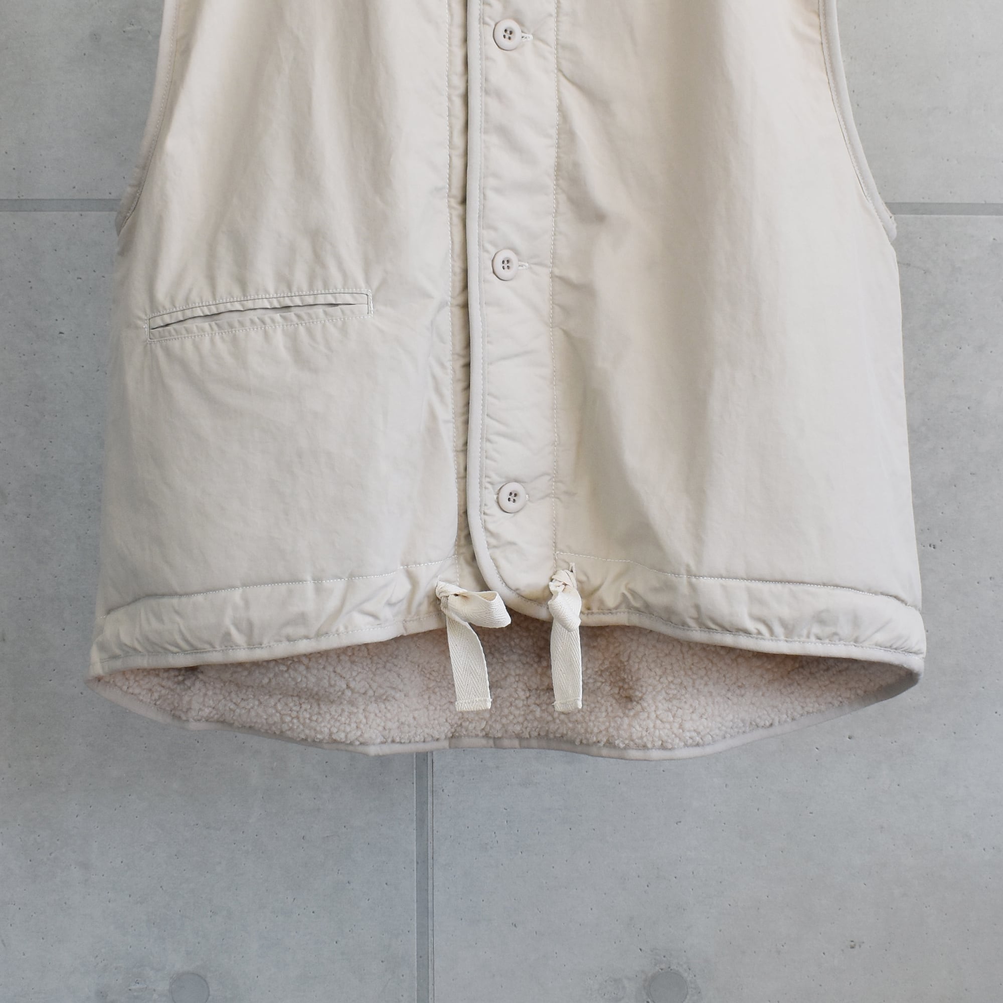 リバーシブル ミリタリー ベスト｜2way | AUG ONLINE STORE 大人の女性