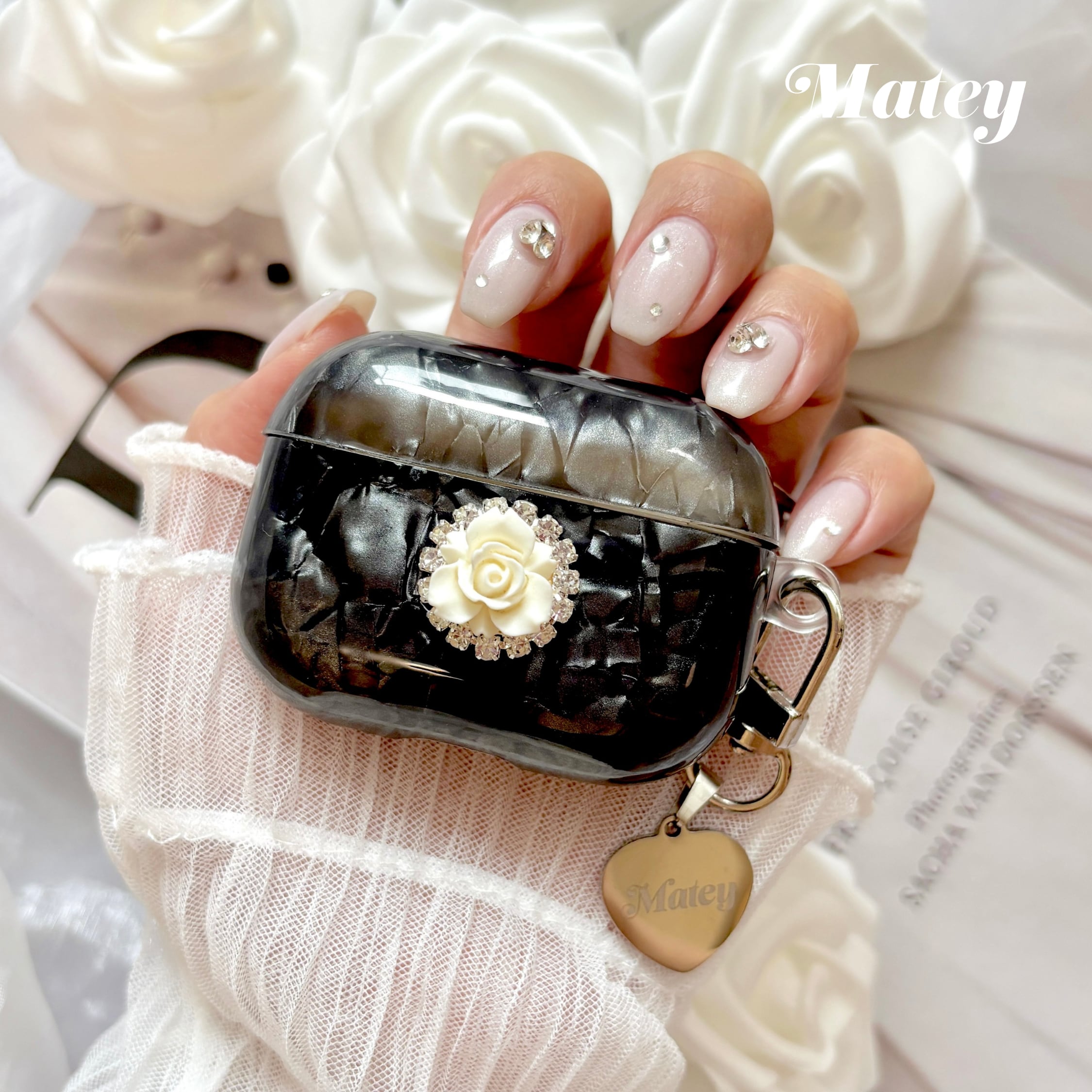 ノワールローズビジュ―AirPodsケース