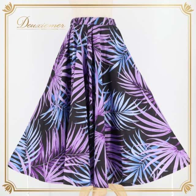 フラダンス 衣装 パウスカート ブラック系 ハワイアンプリント アロハ フラ ダンス レッスン 練習 黒 紫 水色 ダンス衣装 ハワイアンダンス レディース パープル系 ブルー系 スカート シングル 華やか 大人っぽい 上品 軽やか フレア かわいい おしゃれ パウスカート フラ スカート フラ衣装 ハワイアン柄 葉柄 植物柄 タロイモ柄 ボタニカル柄 総柄 リーフ柄 派手すぎない きれいめ カジュアル 発表会 衣裳 レッスン用 ルームウェア エレガント 軽い フレアスカート 紫系 ブルー系 くすみカラー