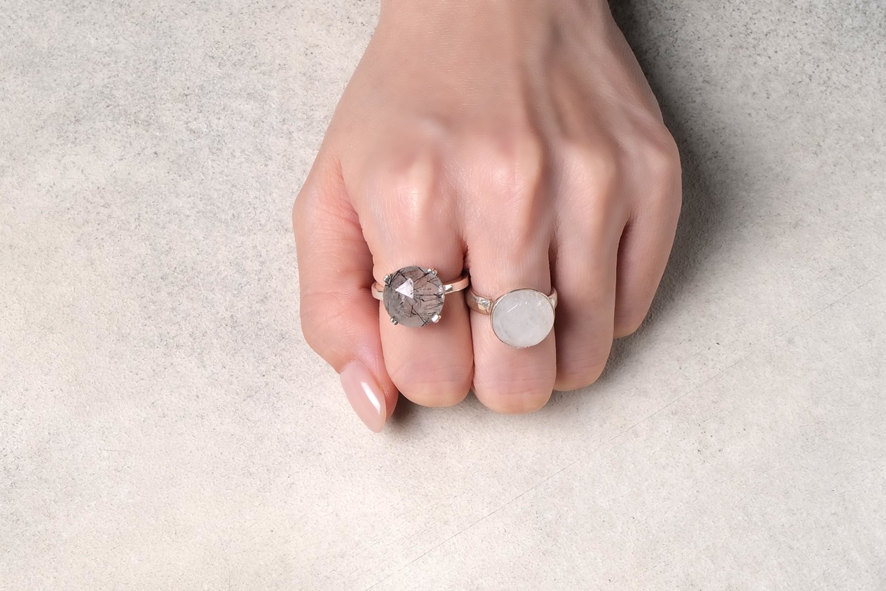 SINGLE STONE NON-ADJUSTABLE RING 156