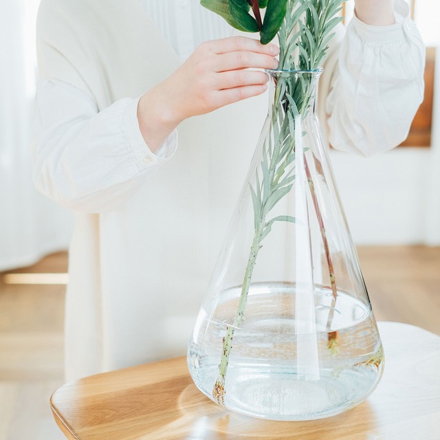 HARIO RELAXING　大きな三角フラスコの花瓶