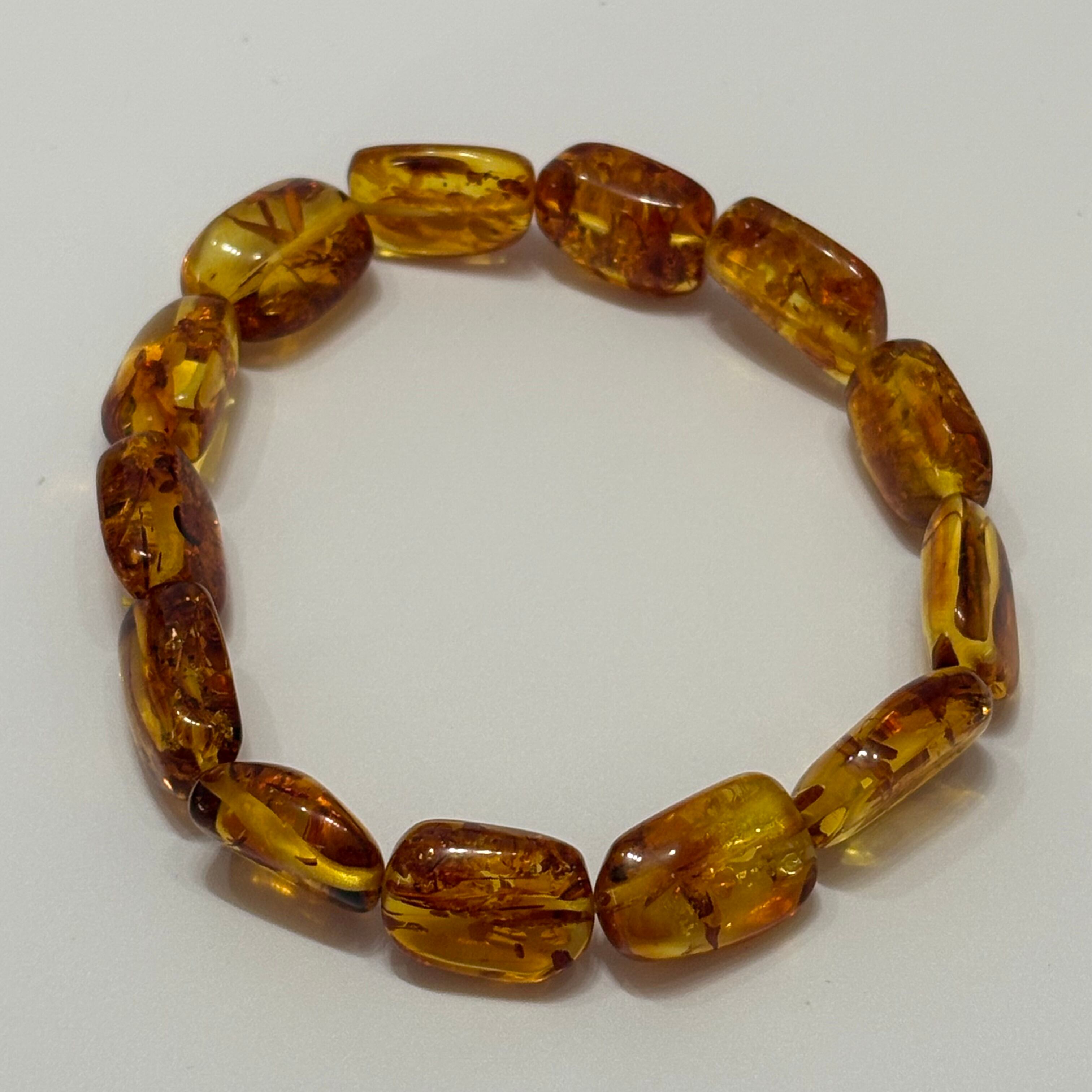 琥珀amber バルト海沿岸産 タンブル型不定形、内周17㎝