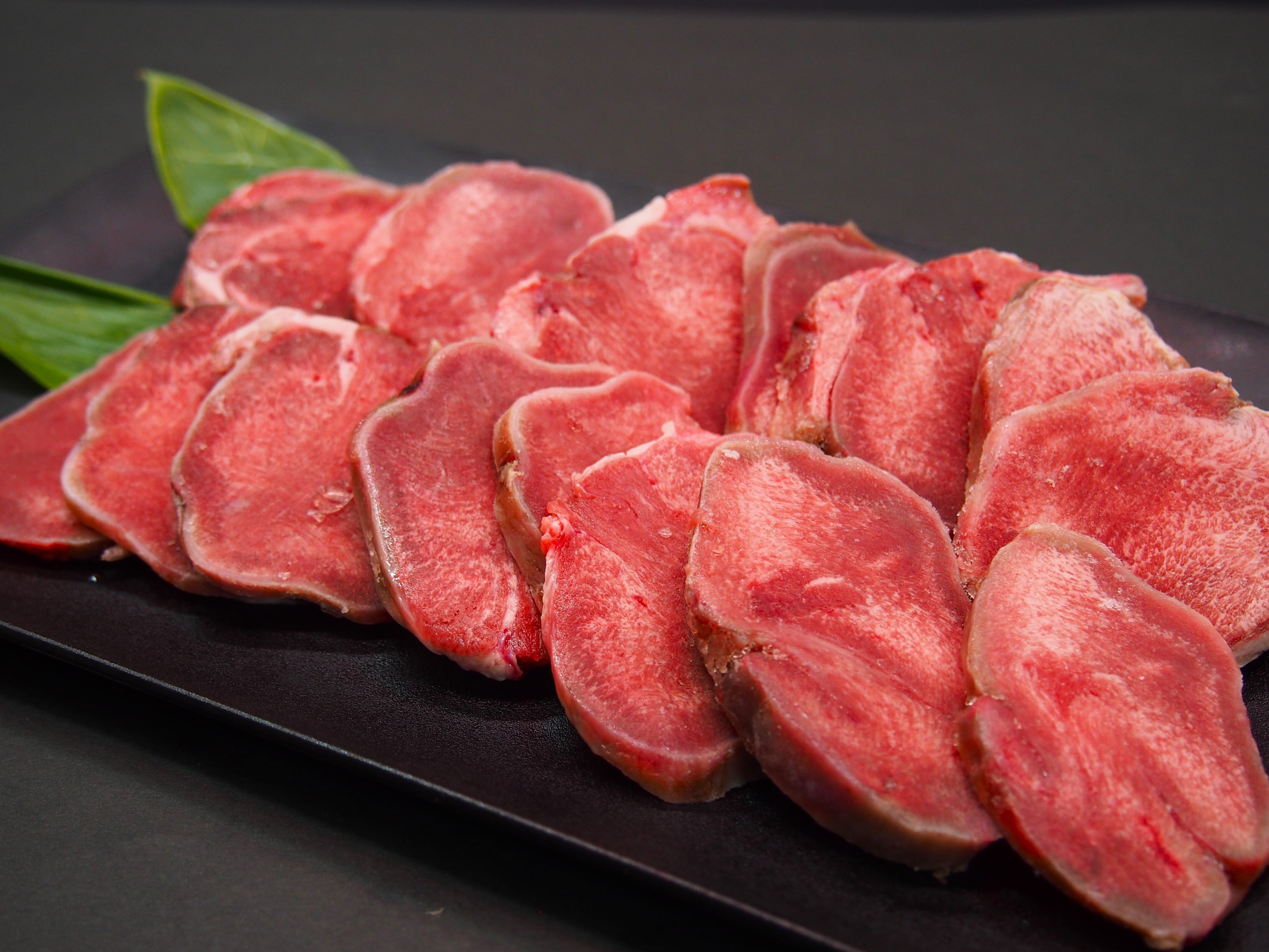 豚タン 100g | 小林精肉店