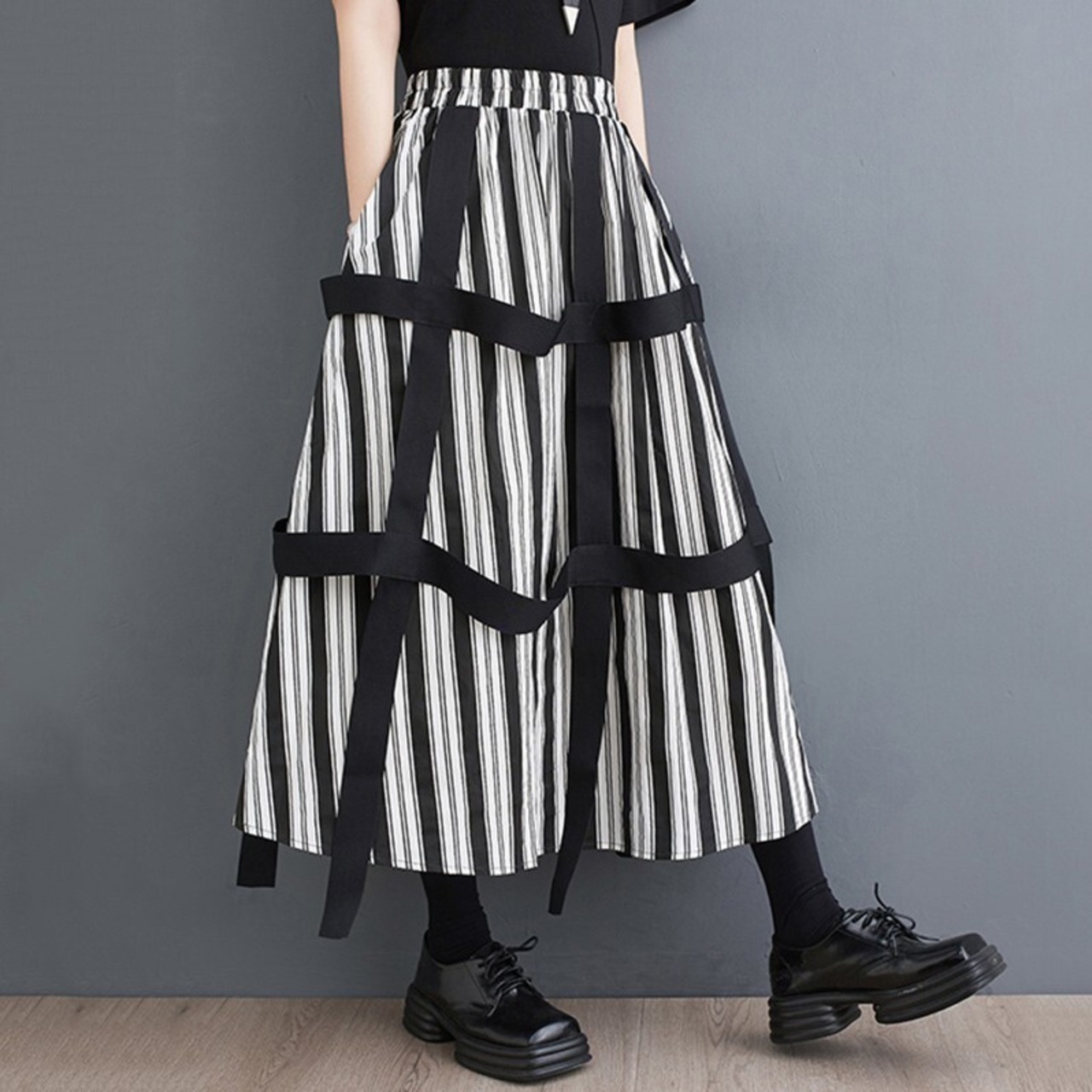 Monochrome Stripe Ribbon Skirt / モノクロ ストライプ リボン スカート