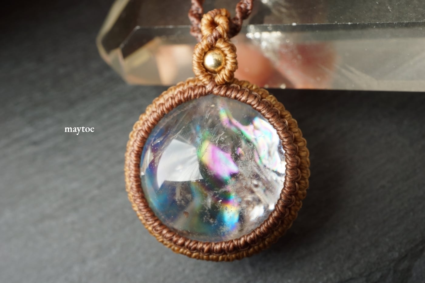 レインボー水晶(アイリスクォーツ)七色天然石*厄除けチャクラネックレス<厄年のお守りに>