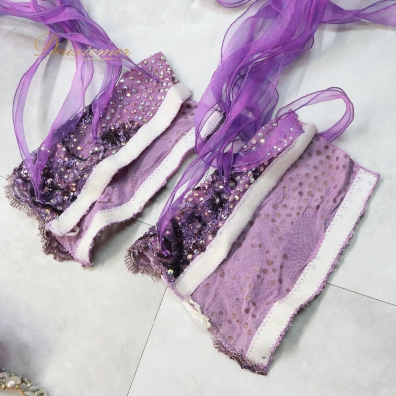 社交ダンス 衣装 silvia design シルビア スタンダード ドレス ワンピース デモ 競技 ダンス パーティ 発表会 紫 フリル レース 華やか ラベンダー パープル系 ホワイト系 高級感 かわいい フリル 競技用 ドレス ロングドレス コスチューム エレガント 女性用 おしゃれ パフォーマンス