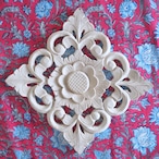 ブロックプリント生地【50cm単位】インド綿 片耳デザイン付き 花柄 白×赤×水色 #55223-RD1