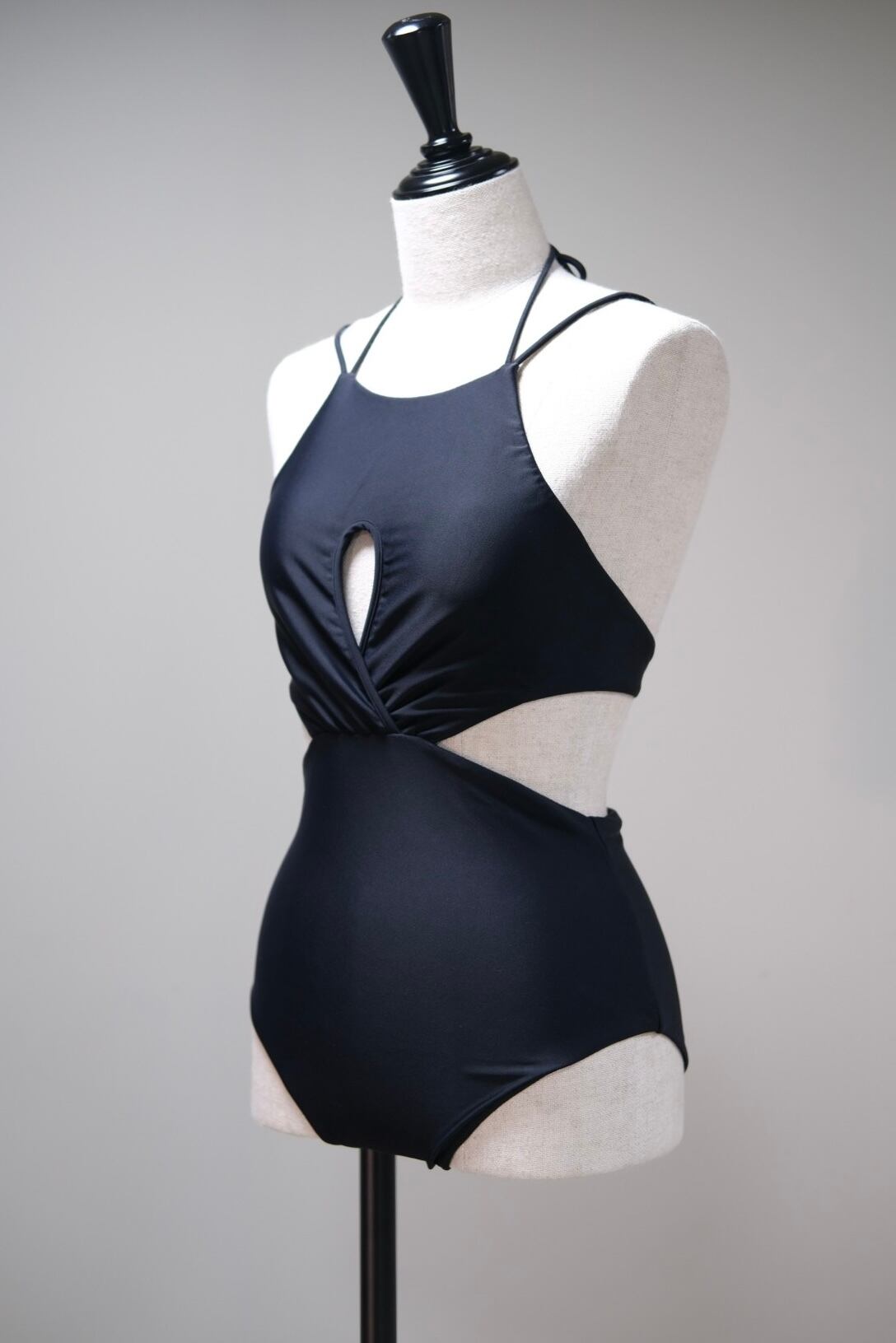 【fetico】 CUT-OUT TWISTED SWIMSUIT FETICO】CUT-OUT TWISTED SWIMSUIT | loop