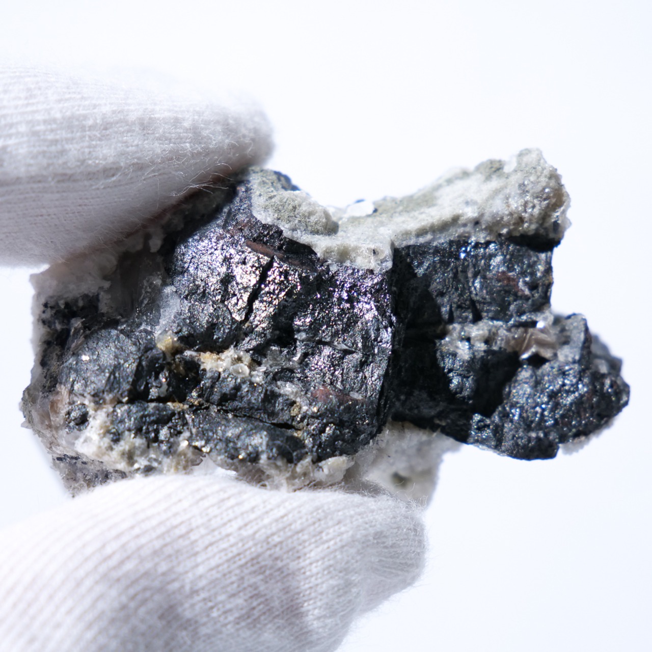 ヤオガンシャン産 ブラックトルマリン クォーツ 共生 / 原石 標本【H_1】