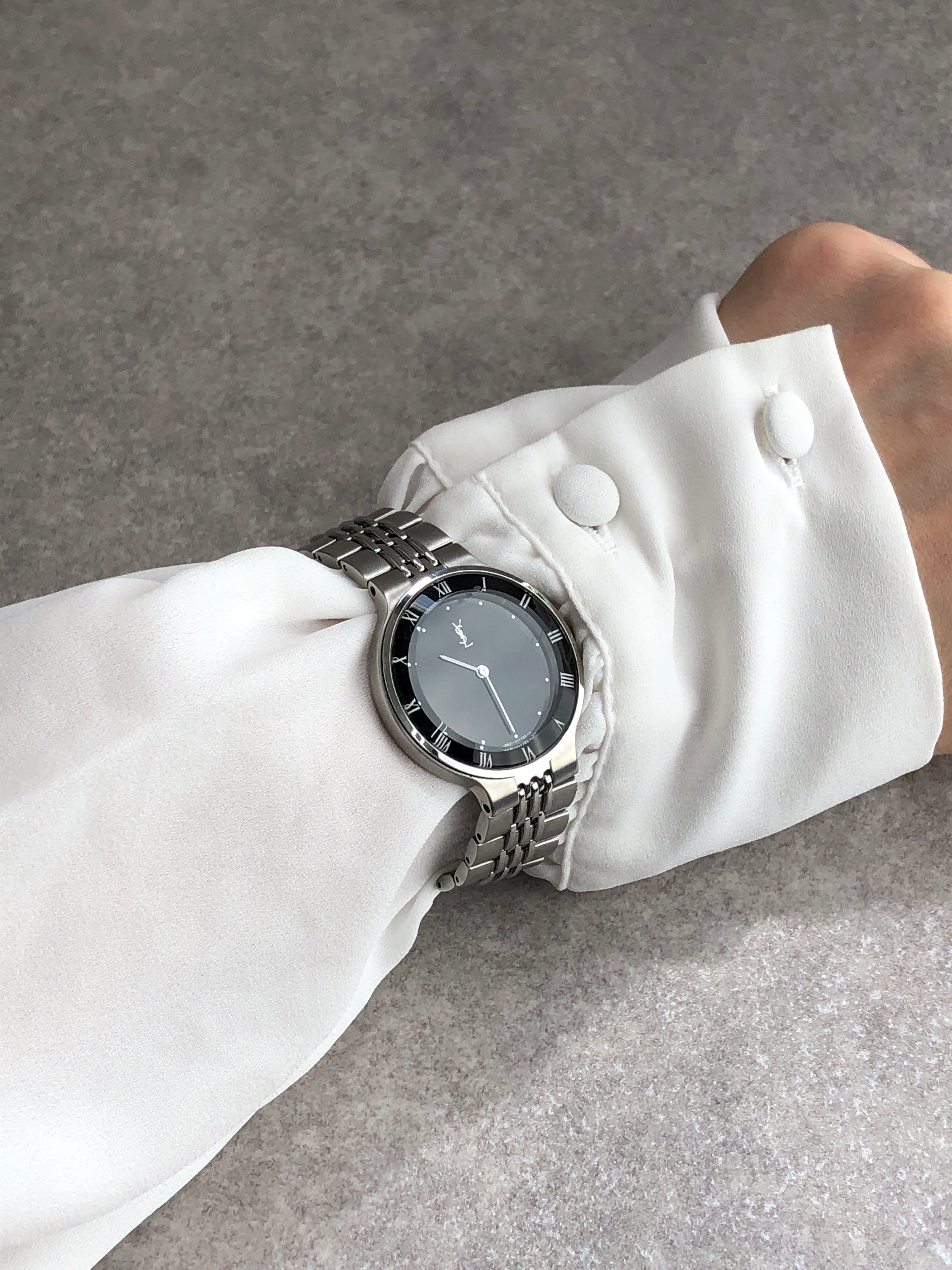 Yves Saint Laurent イヴ・サンローラン 腕時計 シルバー ステンレススチール クウォーツ 5421-H10031Y vintage ヴィンテージ オールド r24dv6