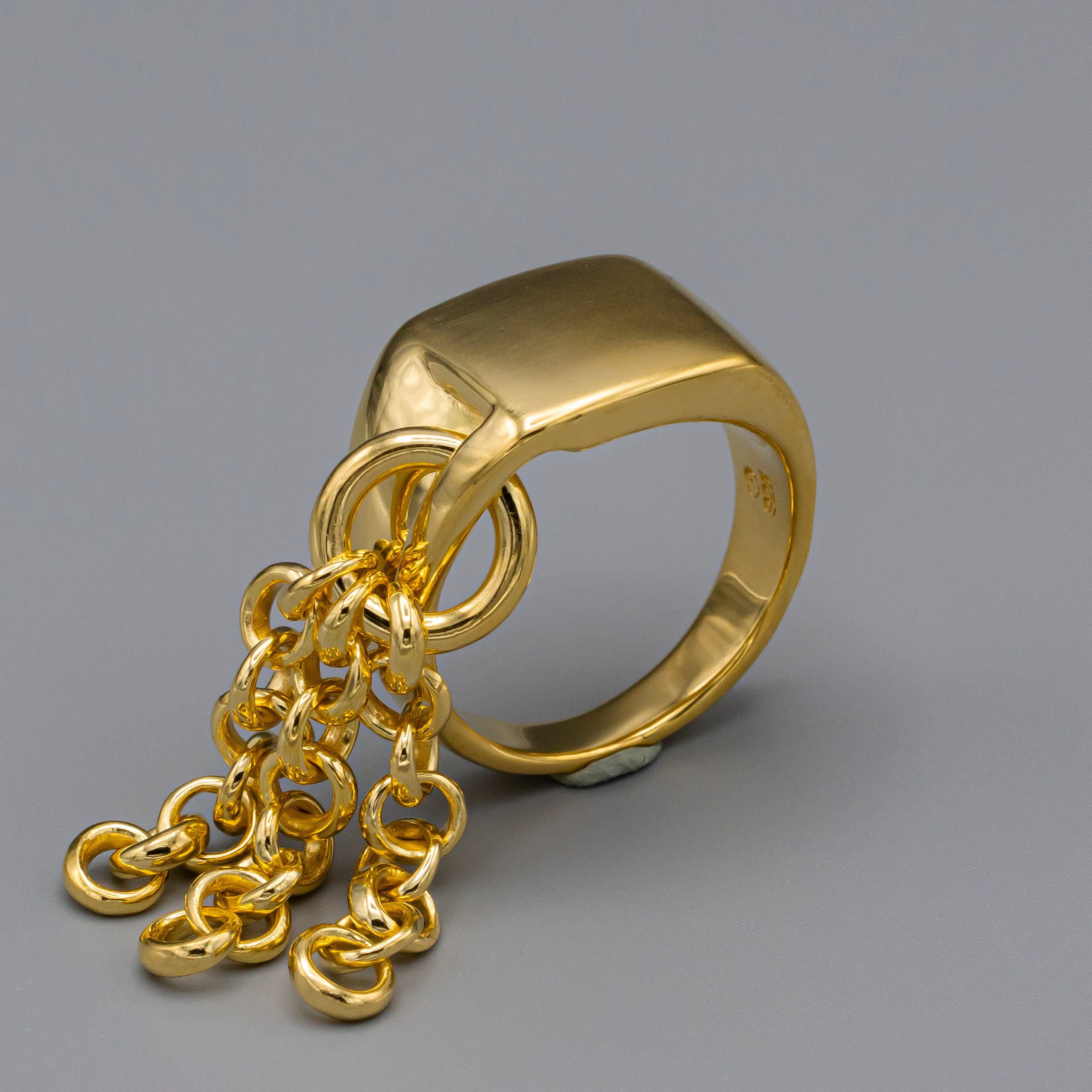 Square tassel ring Gold | FLYNK