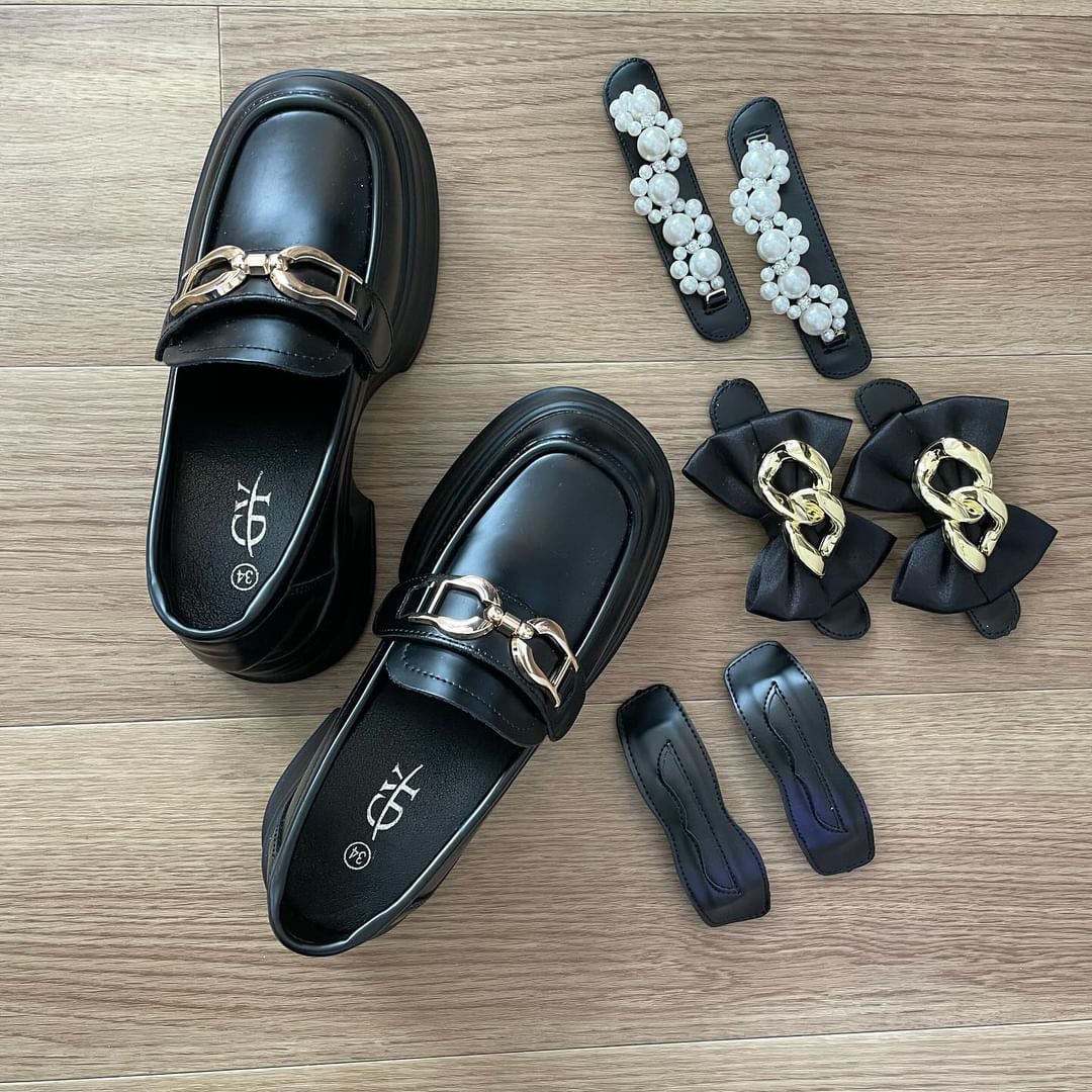 21cm〜 スクエアトゥビジューローファー(毎日付け替えられる