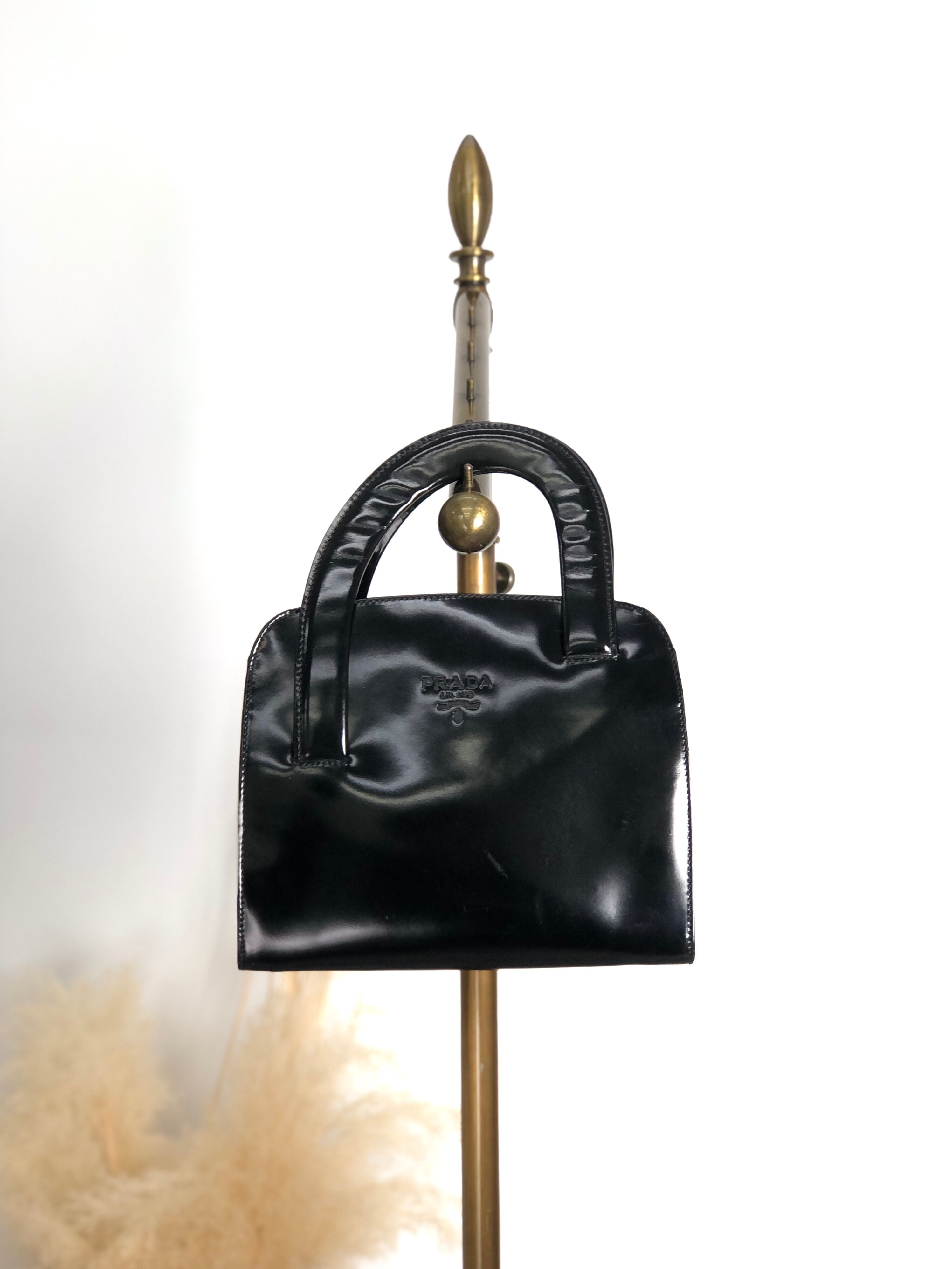 PRADA プラダ ハンドバッグ ブラック ロゴ エナメル ミニバッグ vintage ヴィンテージ オールド snjxtd