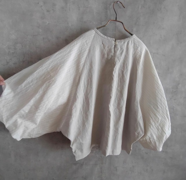 ボリュームスリーブプルオーバー　袖丈50cm