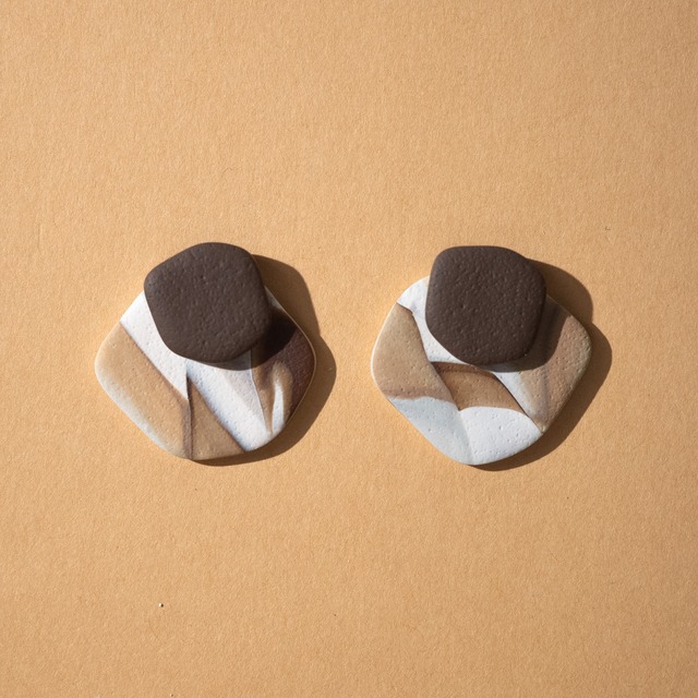 Matte : Brown puddle