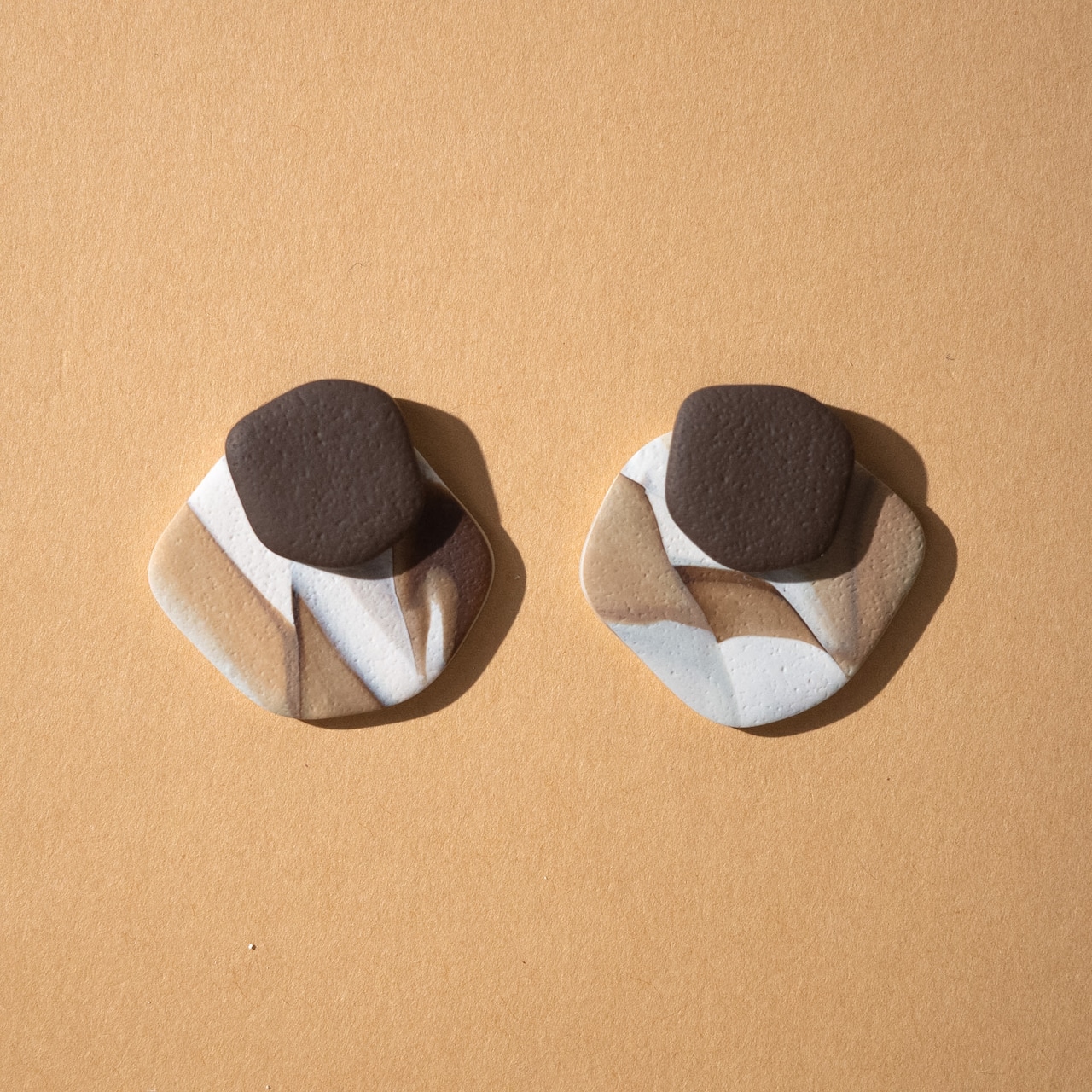 Matte : Brown puddle
