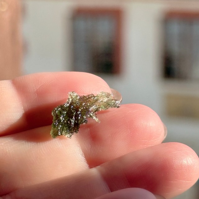 【本場買い付け】【最高品質】【希少石】モルダバイト　原石（魚の形）　NO.12