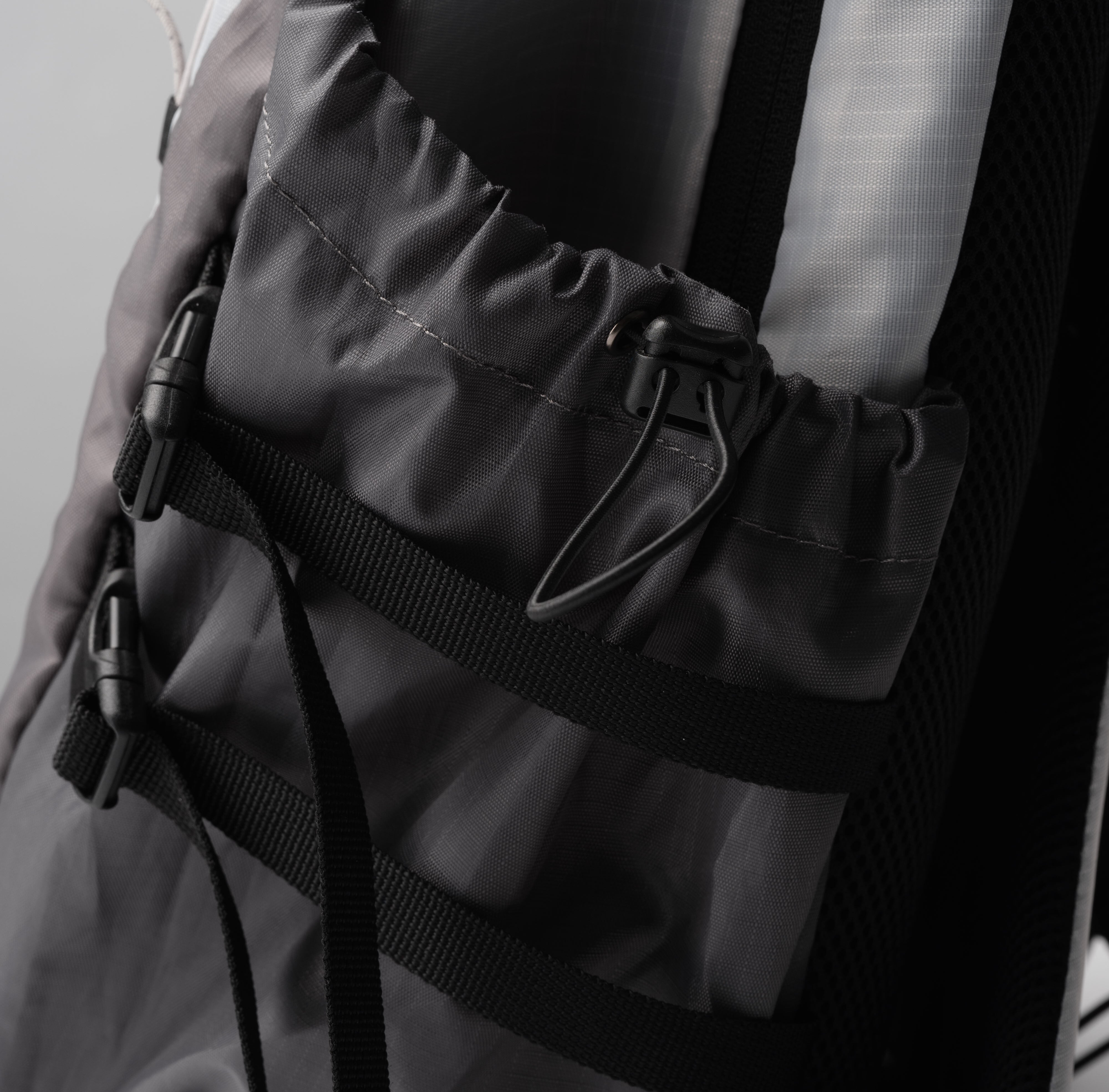 SAN SAN GEAR] STRING BACKPACK [GREY]_24SS 正規品 韓国ブランド 韓国