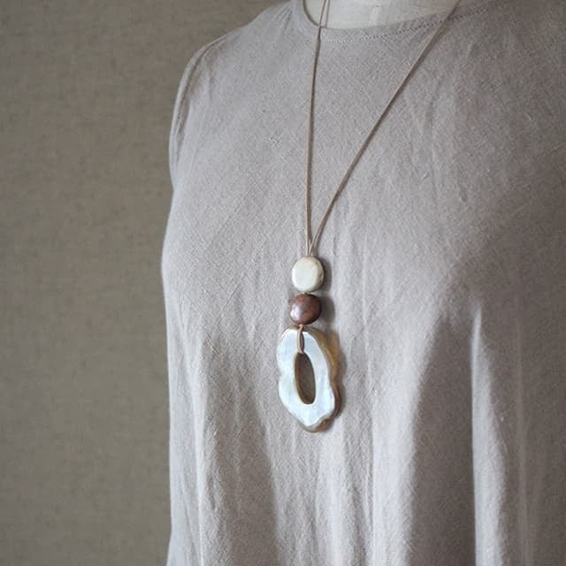 N-257w BH oval花ペンダント白 | Bijoux Kei