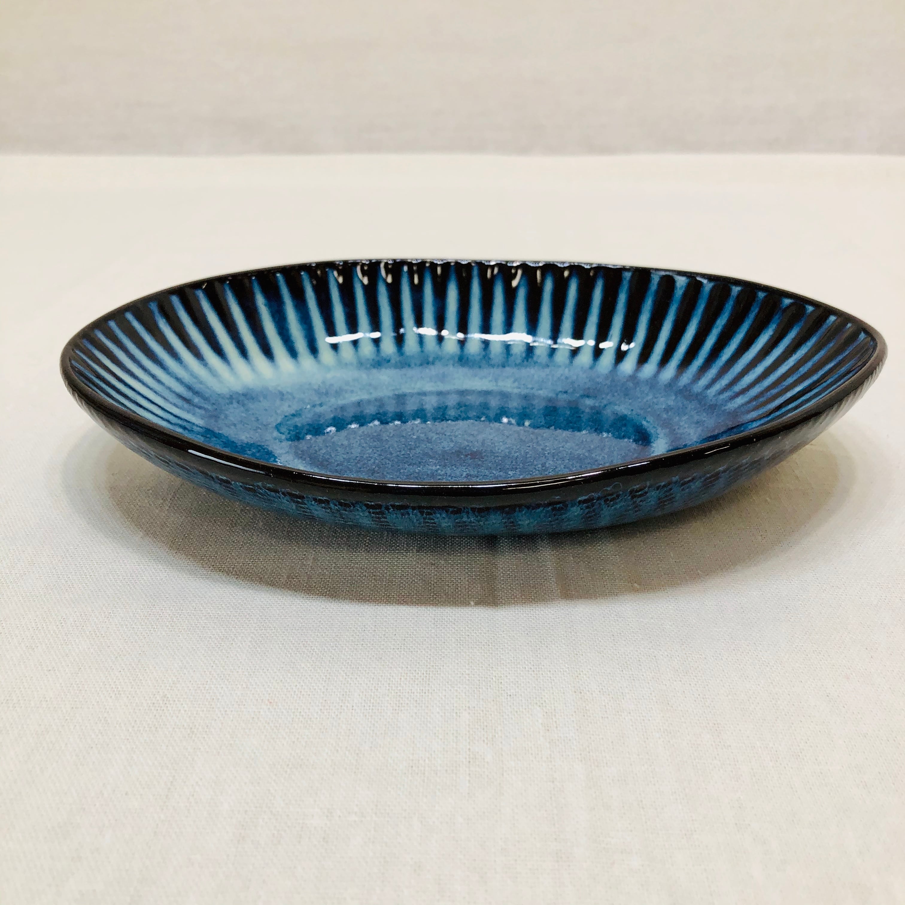 藁灰釉しのぎ楕円皿 | 梵良窯