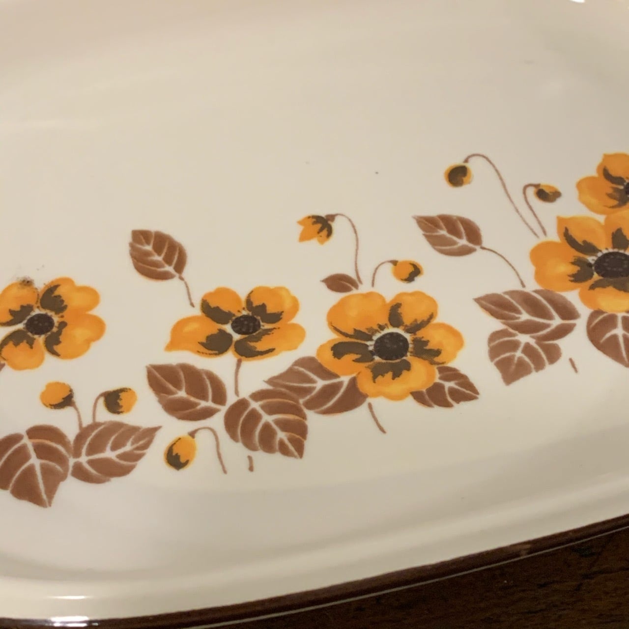 モダンレトロな花柄 可愛いプレート皿 2枚セット Royal Komada China